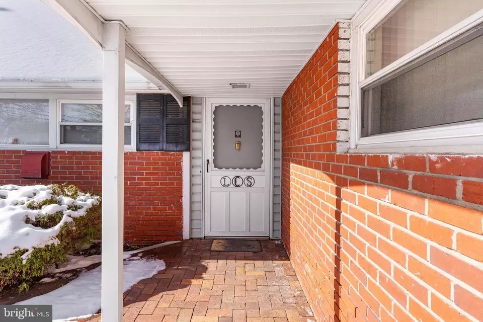 7 Flamehill Rd, Levittown, PA 19056 30 Photos Movoto