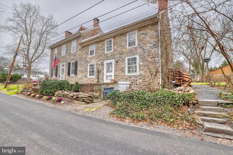 2 Water St, Hulmeville, PA 19047 46 Photos Movoto