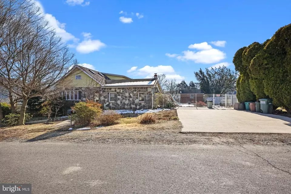 627 Avenue A, Feasterville Trevose, PA 19053 32 Photos Movoto