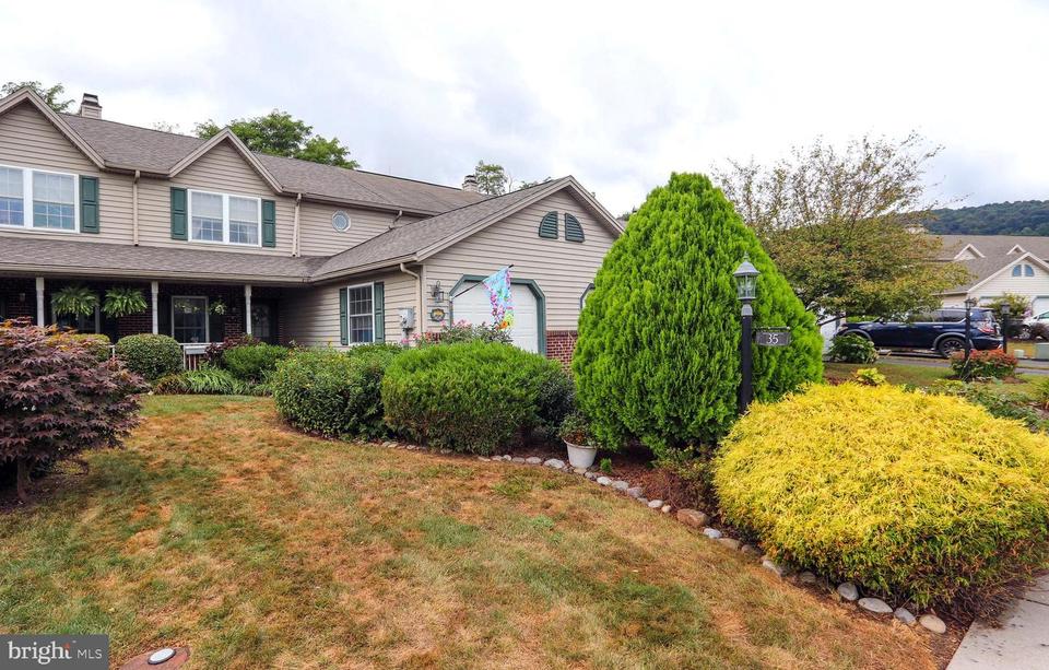 35 Westwood Ct, Enola, PA 17025 28 Photos MLS PACB120412 Movoto