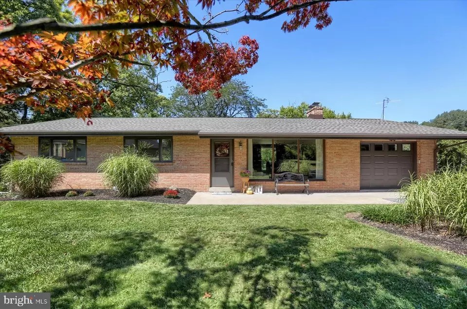 1000 Brentwater Rd, Camp Hill, PA 17011 62 Photos Movoto