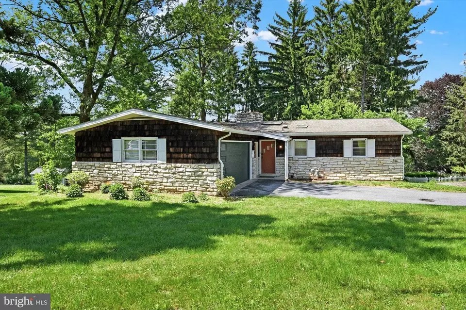 911 Indiana Ave, Lemoyne, PA 17043 36 Photos Movoto