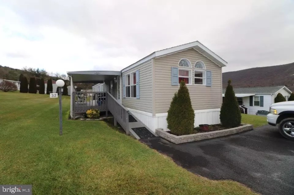 32 Blue Mountain Vw, Kunkletown, PA 18058 31 Photos Movoto