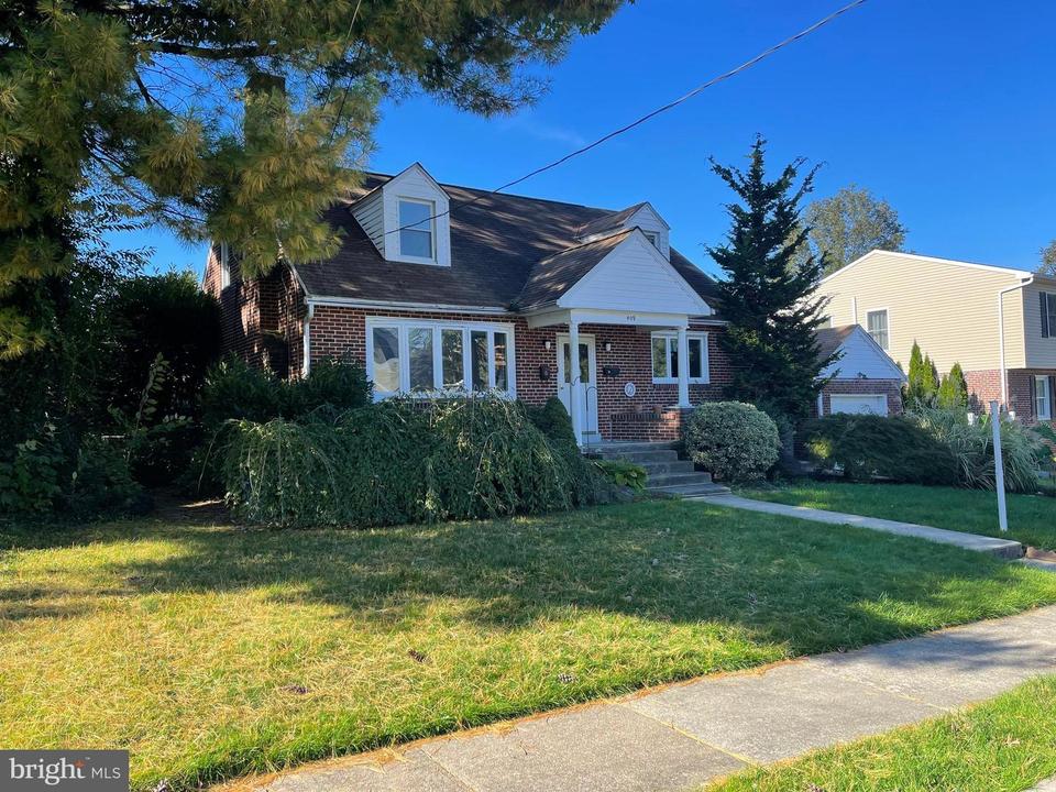 409 Baltimore Ave, Folsom, PA 19033 18 Photos MLS PADE2011406 Movoto