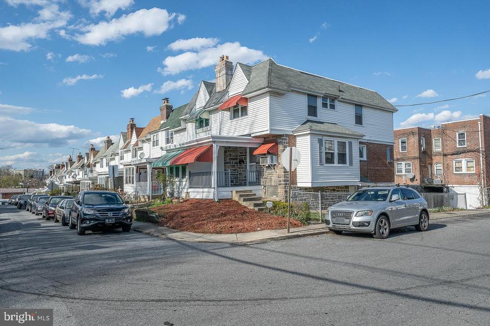 447 Millbank Rd, Upper Darby, PA 19082 40 Photos MLS PADE2023032