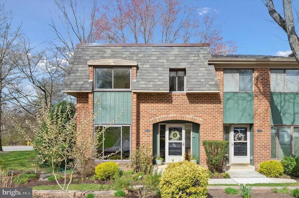 1155 Putnam Blvd 15, Wallingford, PA 19086 21 Photos Movoto