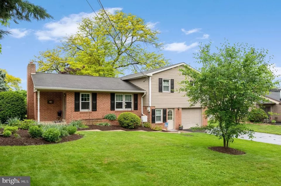 291 Rolling Ter, Leola, PA 17540 27 Photos Movoto