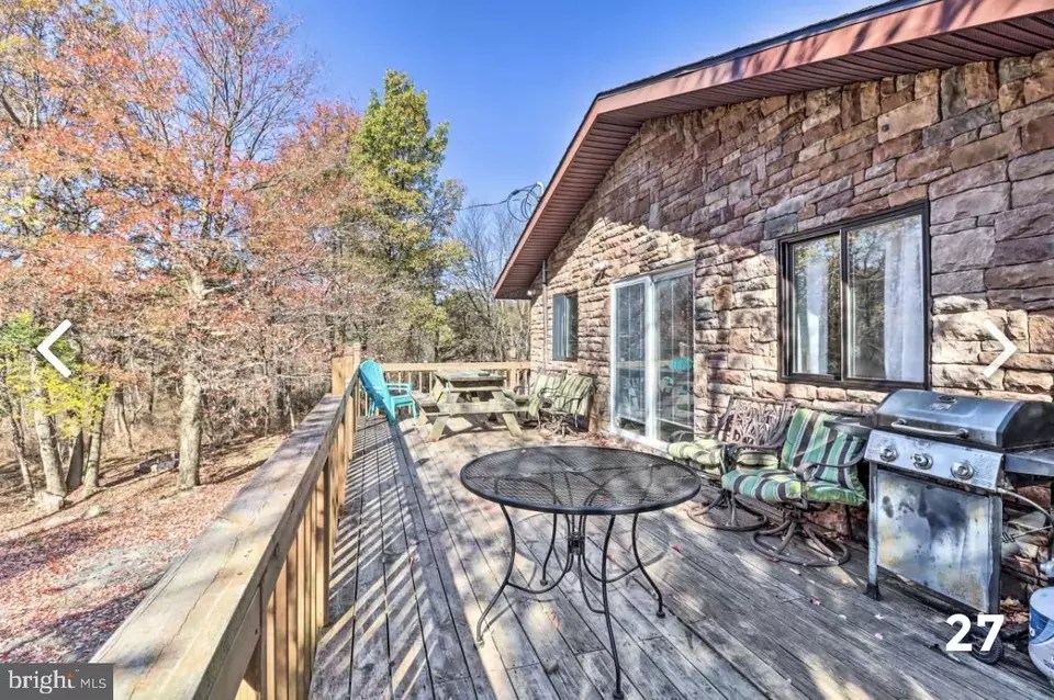 111 Country Ct, Long Pond, PA 18334 31 Photos Movoto