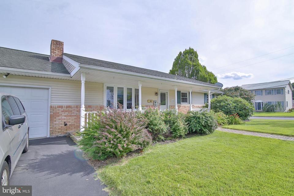 1100 Bayberry Rd, Pen Argyl, PA 18072 47 Photos Movoto