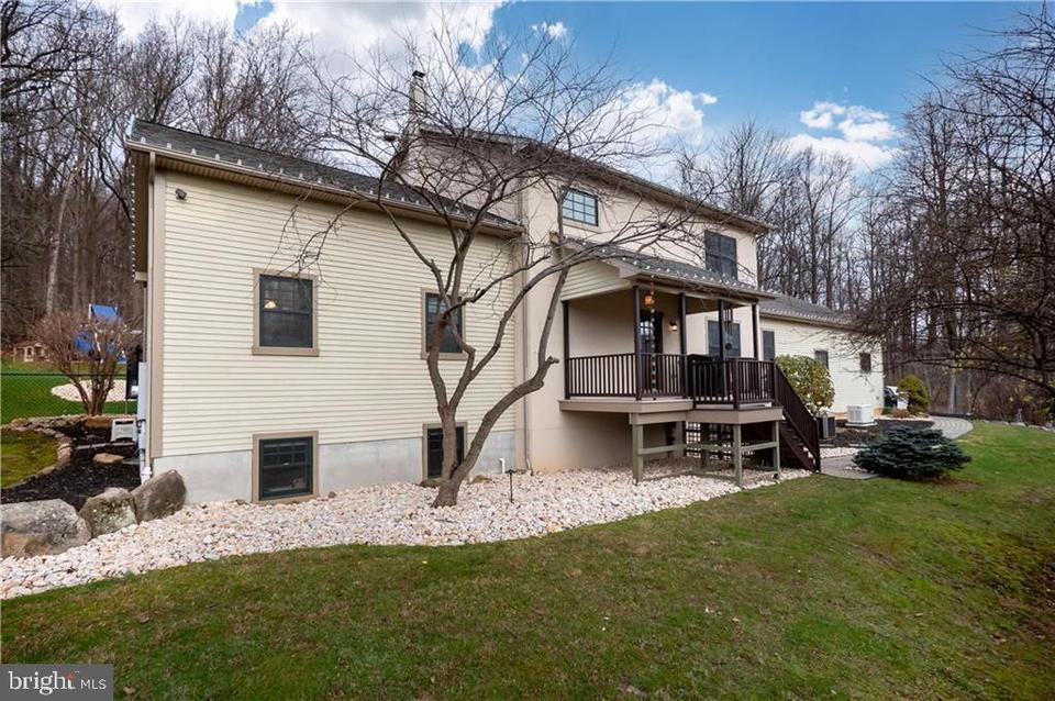 2299 Black River Rd, Bethlehem, PA 18015 37 Photos MLS PANH2003332