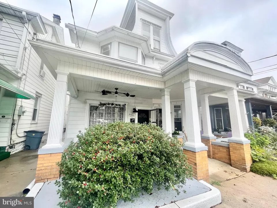 321 West Ave, Mount Carmel, PA 17851 57 Photos Movoto