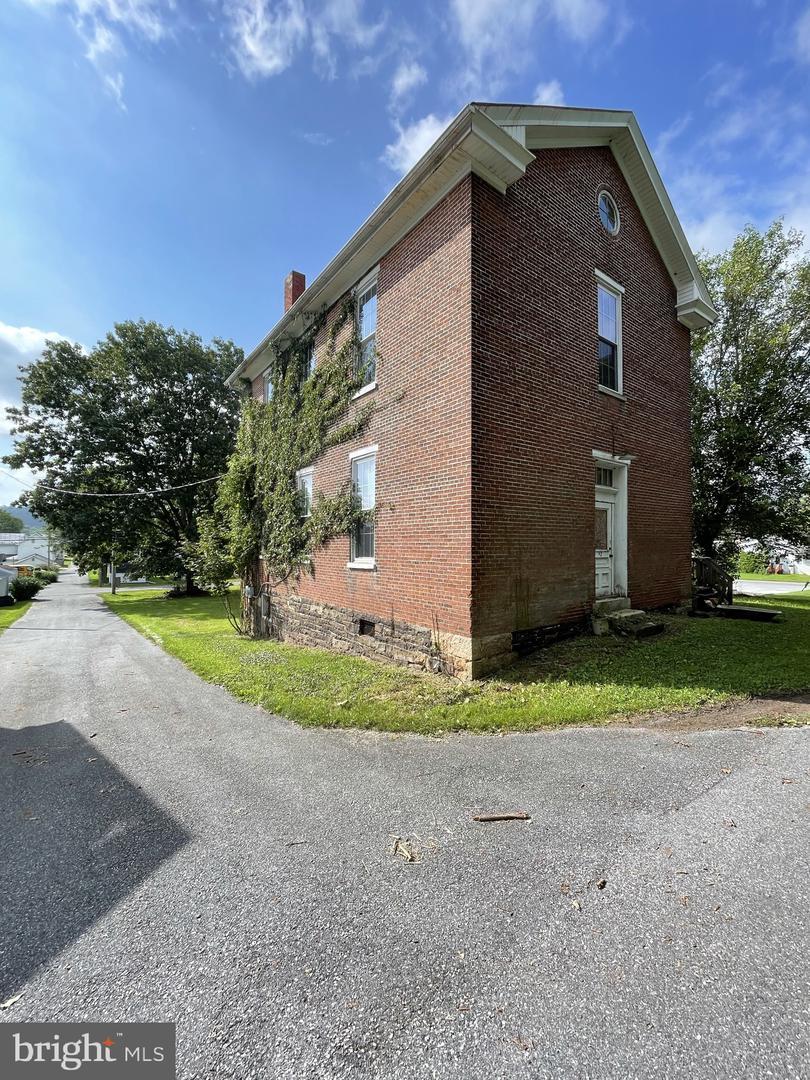 42 High St, Duncannon, PA 17020