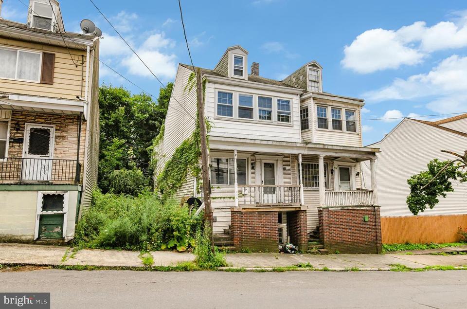 408 W Centre St, Shenandoah, PA 17976