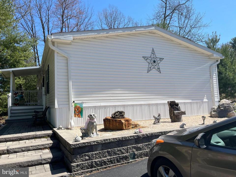 253 Jill Ct, New Ringgold, PA 17960 48 Photos Movoto