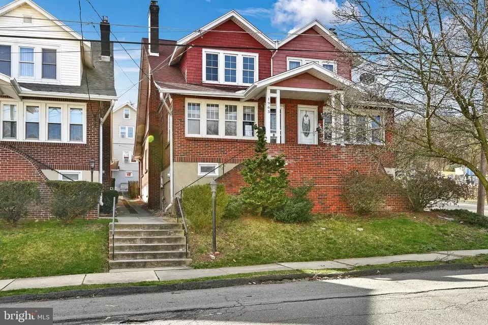 1965 Mahantongo St, Pottsville, PA 17901 27 Photos Movoto