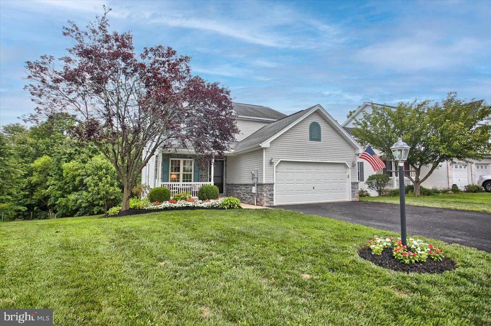 126 Lakeside Dr, Lewisberry, PA 17339 42 Photos MLS PAYK2003452
