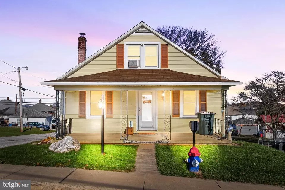 211 S Pine St, Red Lion, PA 17356 42 Photos Movoto