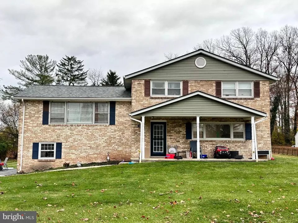 2046 Dorwood Dr, Dover, PA 17315 1 photo Movoto