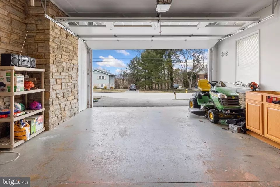 111 Littleton Dr, Hanover, PA 17331 37 Photos Movoto