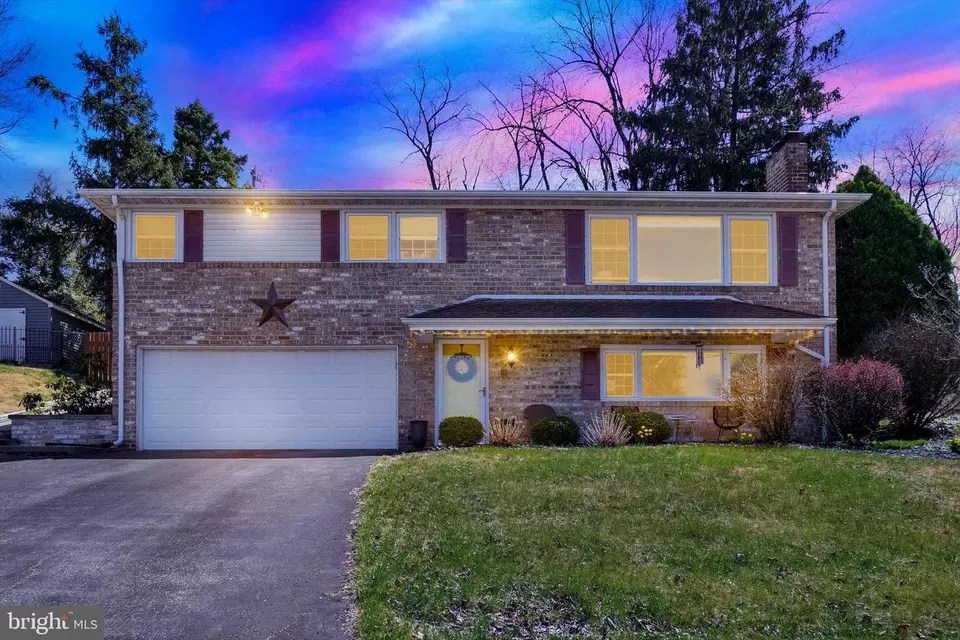 2600 Eastwood Dr, York, PA 17402 29 Photos Movoto