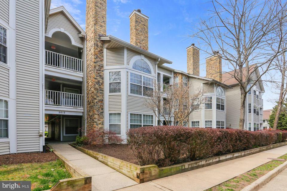 5612 Willoughby Newton Dr 25, Centreville, VA 20120 45 Photos MLS