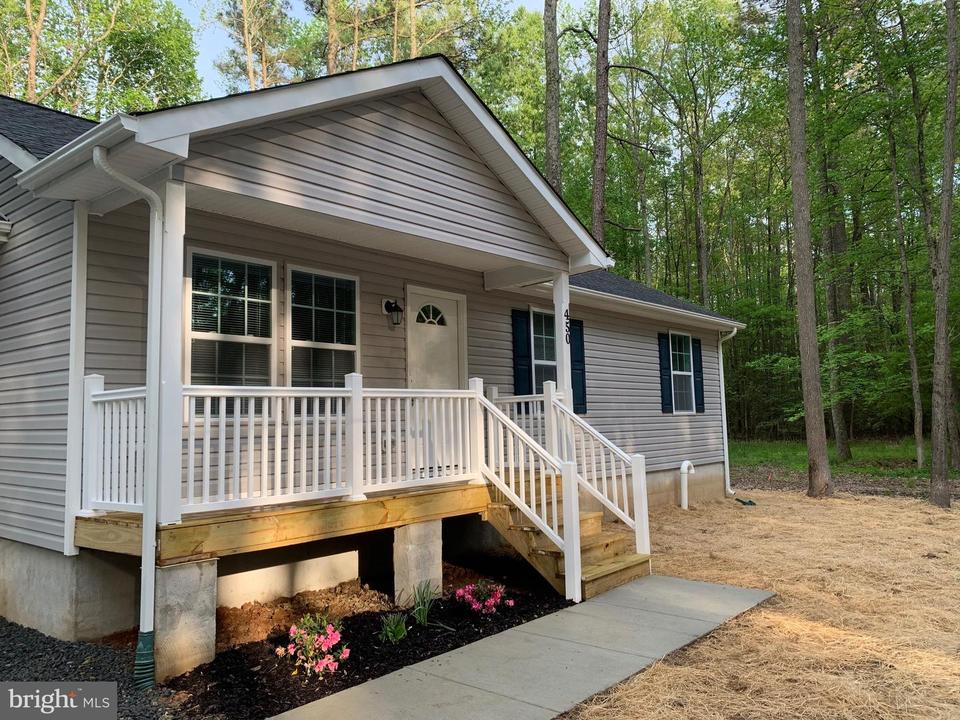 392 Shorewood Dr, Colonial Beach, VA 22443 25 Photos MLS 