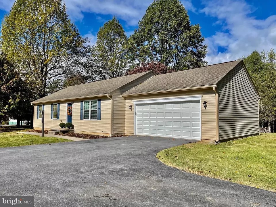 173 Elnina Dr, Hedgesville, WV 25427 40 Photos Movoto