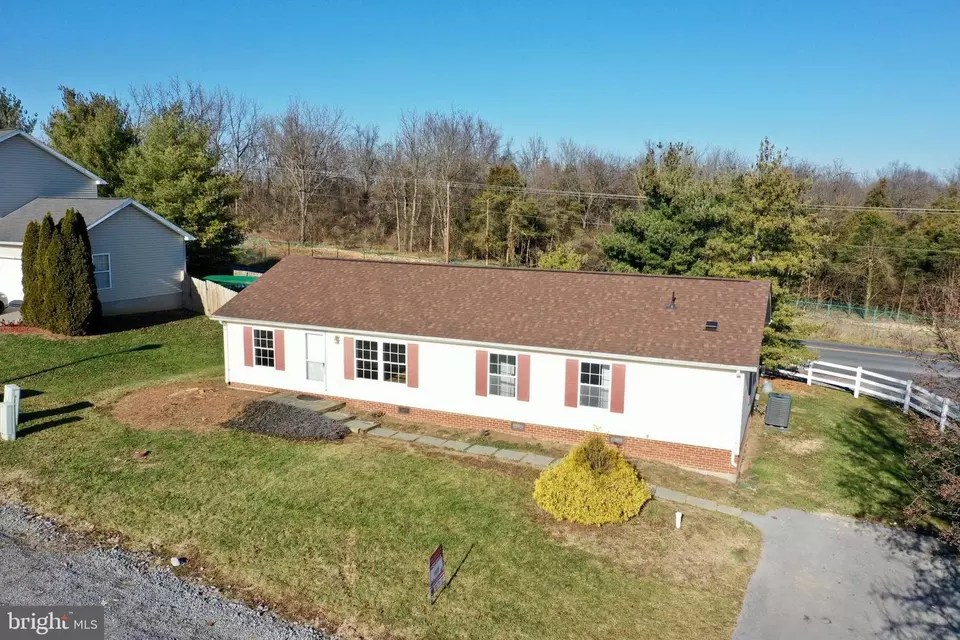 10 Glossy Ibis Ln, Martinsburg, WV 25405 37 Photos Movoto