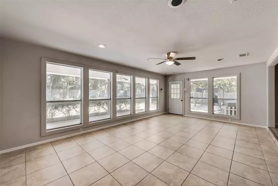 109 Spinner Cir, Desoto, TX 75115 28 Photos Movoto