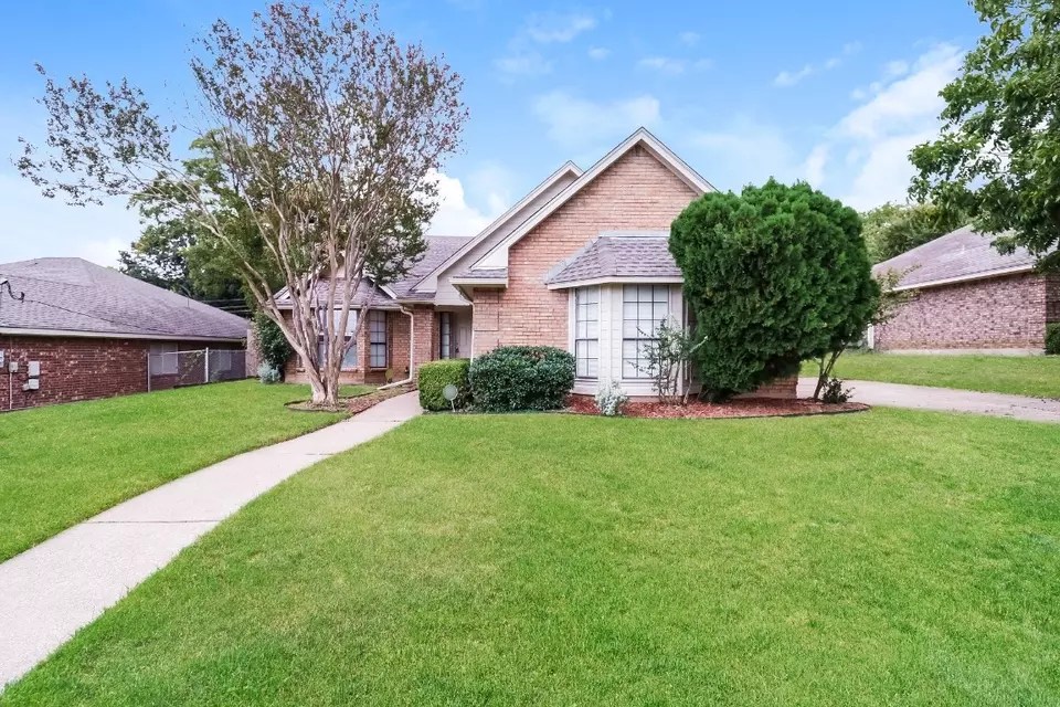524 E Dr, Desoto, TX 75115 18 Photos Movoto