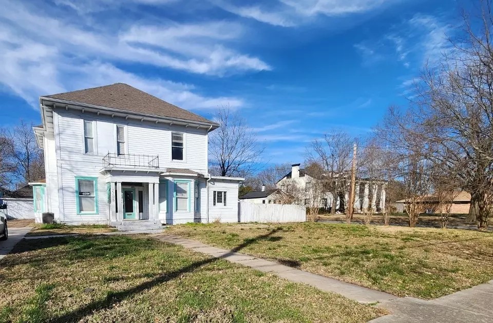 2206 Park St, Greenville, TX 75401 23 Photos Movoto