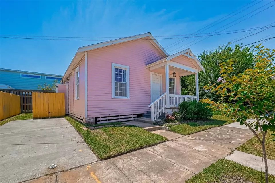 2215 45th St, Galveston, TX 77550 28 Photos Movoto