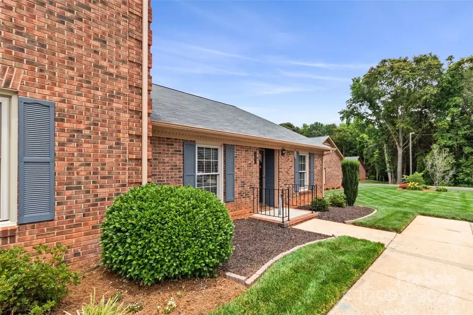 223 Pointe Cir, Rock Hill, SC 29732 23 Photos Movoto