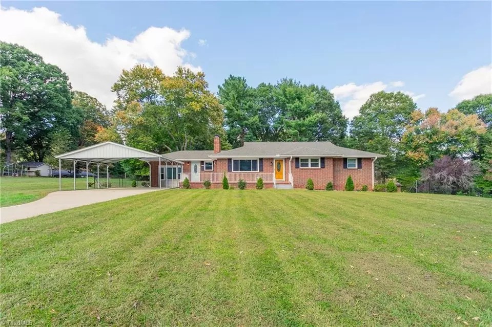 147 Angel Dr, Winston Salem, NC 27101 33 Photos Movoto