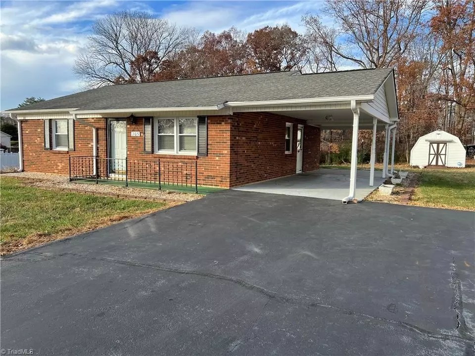 205 Crestview Dr, King, NC 27021 12 Photos Movoto