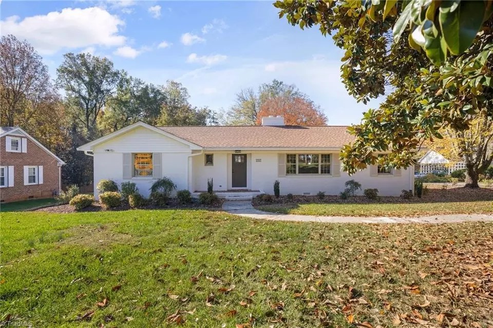 3707 W Friendly Ave, Greensboro, NC 27410 31 Photos Movoto