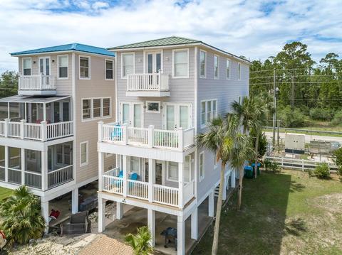 305 Nw 12Th St, Carrabelle, Fl 32322 | 23 Photos | Mls #319956 - Movoto