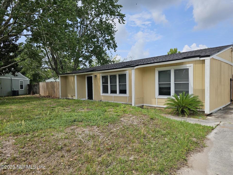 7531 Collins Ct, Jacksonville, FL 32244