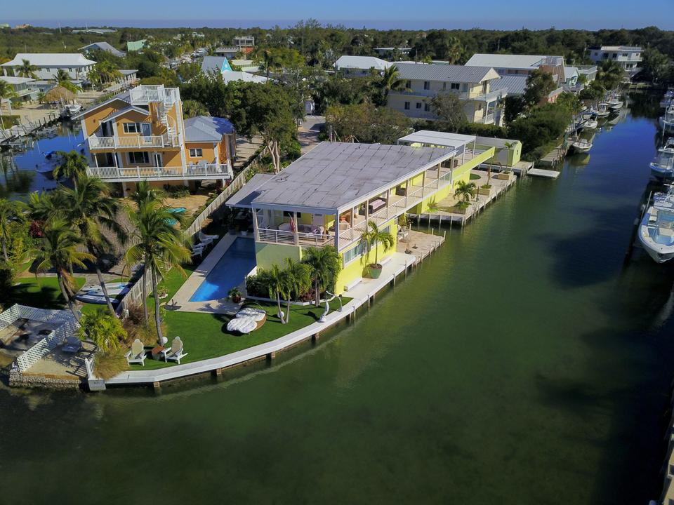 251 Apache St, Tavernier, FL 33070 41 Photos MLS 603946 Movoto