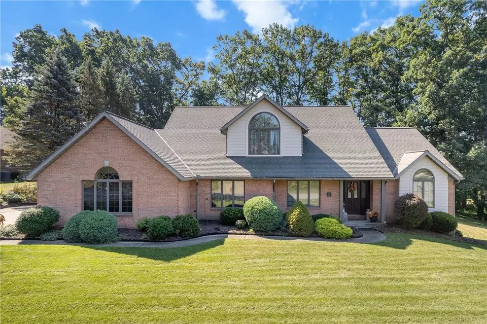 219 Stirling Dr, Butler, PA 16001 32 Photos Movoto