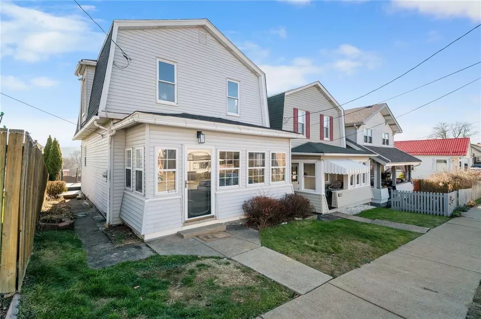 1016 9th Ave, Brackenridge, PA 15014 34 Photos Movoto