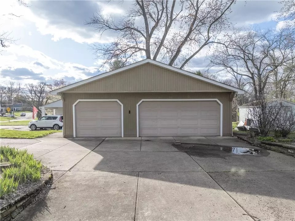 138 Pennsylvania Ave, Bridgeville, PA 15017 39 Photos Movoto