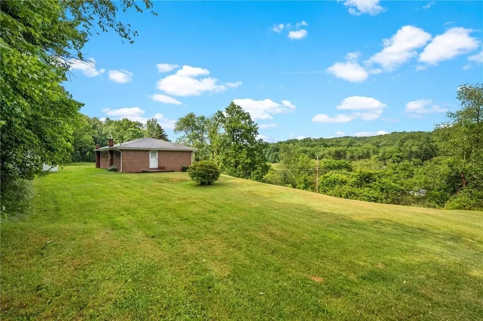 1070 Saxonburg Blvd, Saxonburg, PA 16056 34 Photos Movoto