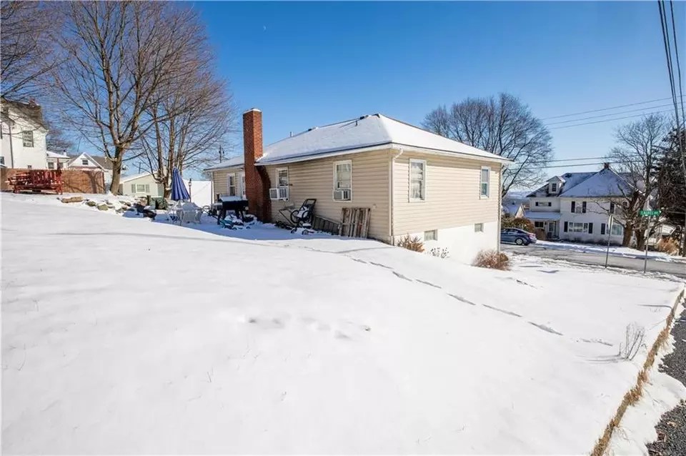 105 W Laurel Ave, Pen Argyl, PA 18072 21 Photos Movoto