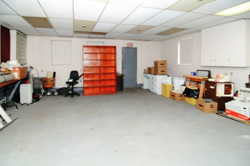 11 Lenox Ave, Pompton Lakes, NJ 07442