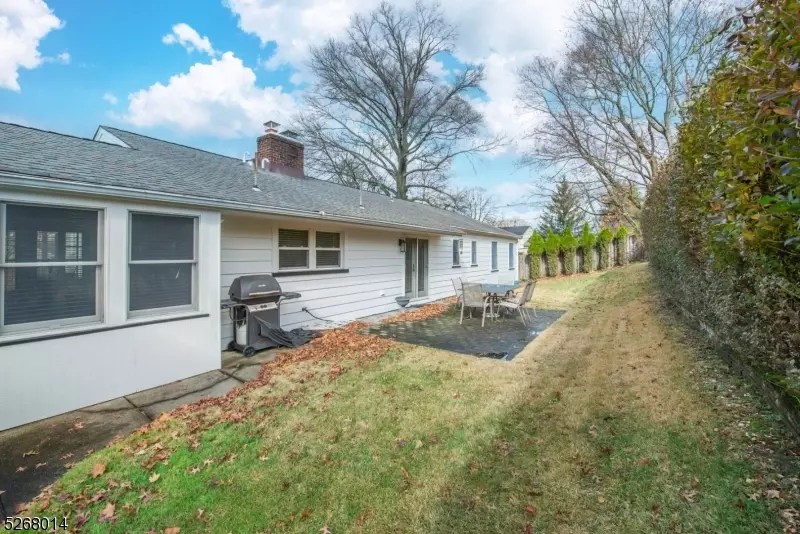 1 Inwood Dr, Little Falls, NJ 07424 23 Photos Movoto