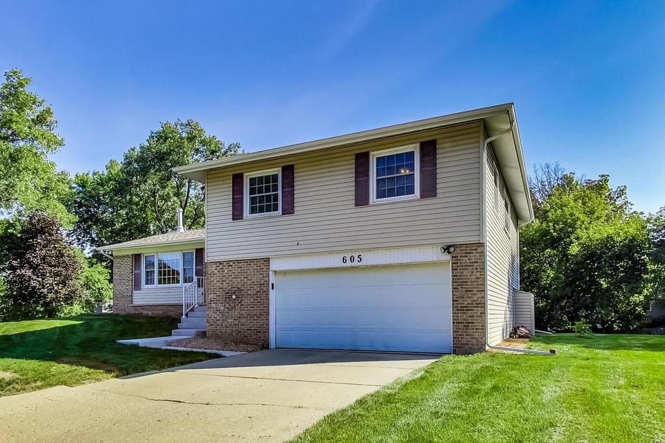 605 Concord Ct, Algonquin, IL 60102 47 Photos Movoto