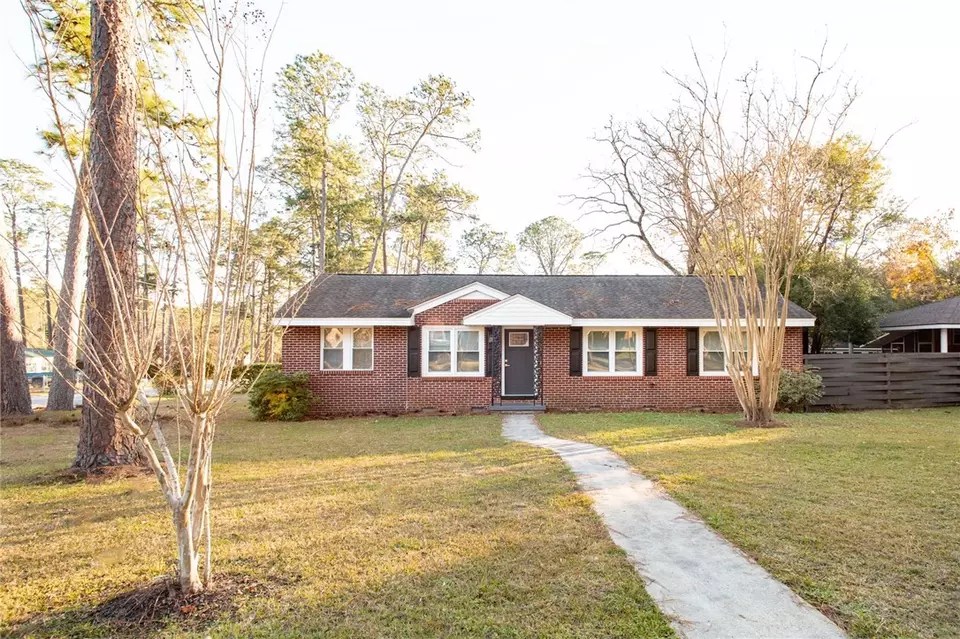 1014 Euclid Ave, Waycross, GA 31501 27 Photos Movoto