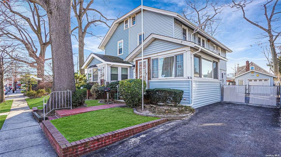 126 E Lincoln Ave, Valley Stream, NY 11580 1 photo Movoto