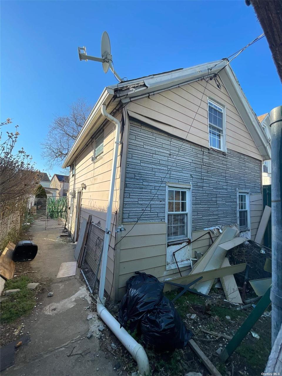 10306 217th Ln, Queens Village, NY 11429 2 Photos Movoto